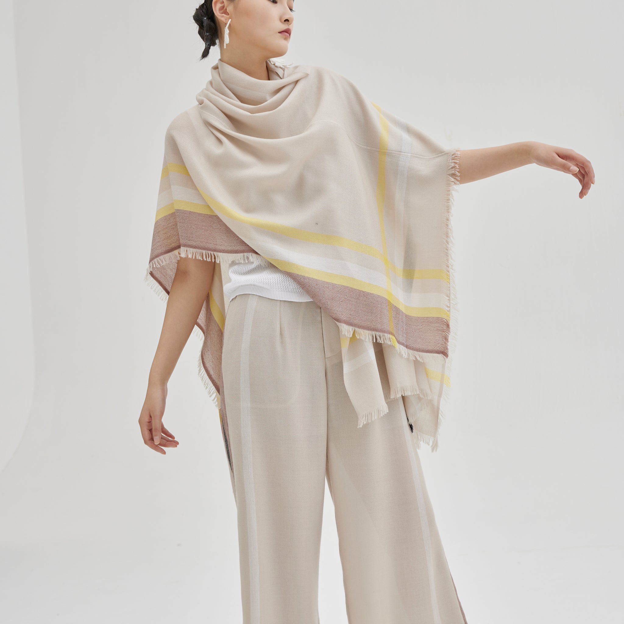 Super fine cashmere U-shape cloak