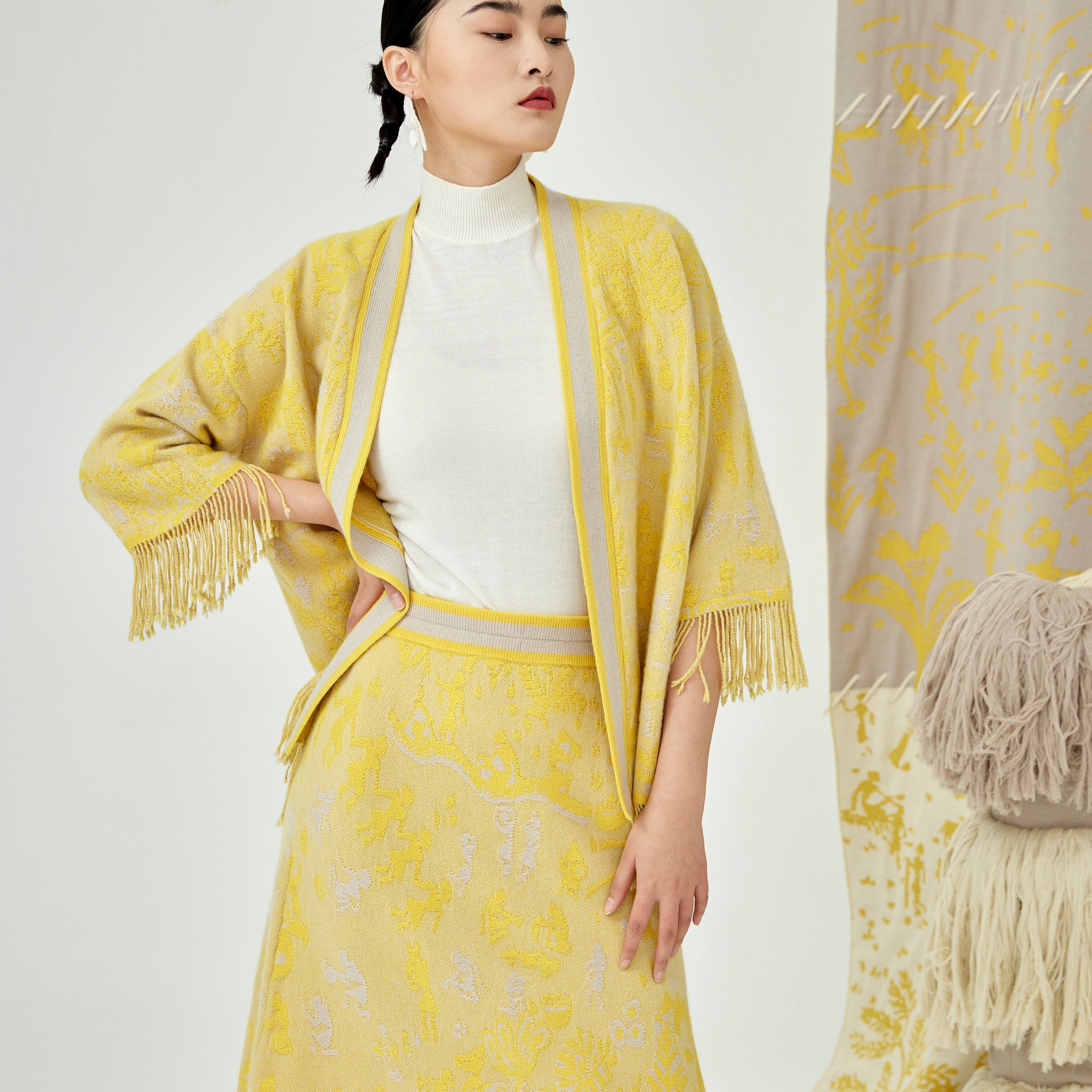 Women's jacquard handcrafted tasseled skirt